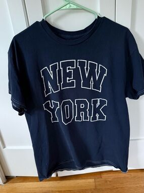 Vinyl Icons Navy "New York 14" Graphic Tee size M